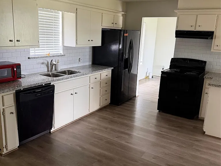 151 Country Oaks St — Photo 16