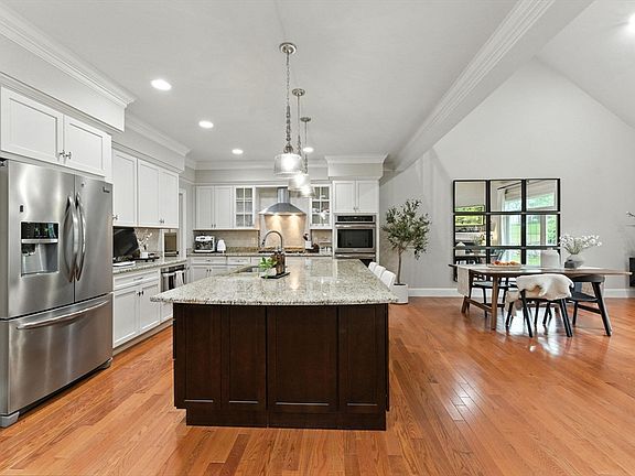 3rd image of 12 Taylor Cove Dr #6