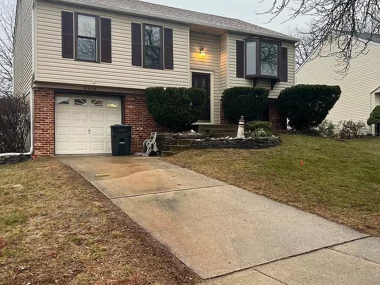 2418 York Rd — Photo 2