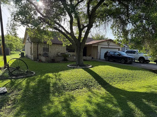 106 Park South Dr, Kyle, TX 78640