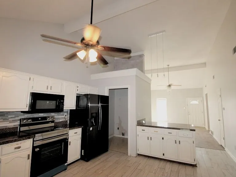 5558 Oak Branch Cir N — Photo 6