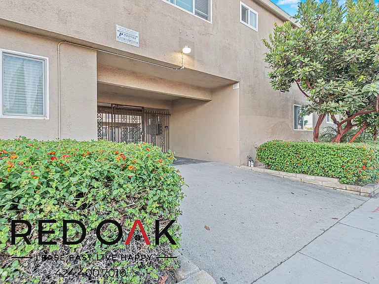 111 W Del Amo Blvd #6 — Photo 24