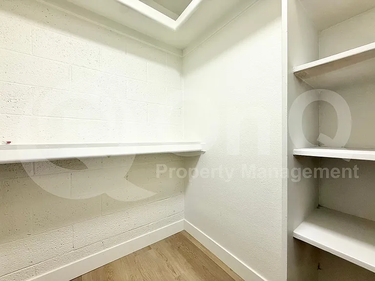 9015 W Elm St #7 — Photo 16