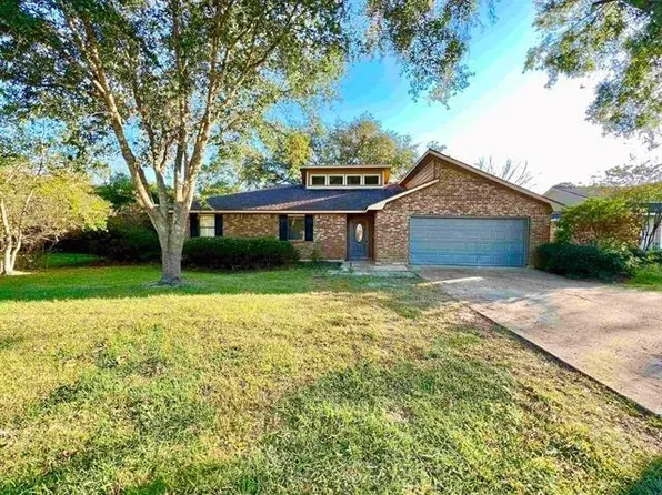 12865 Birch Ln, Beaumont, TX 77713