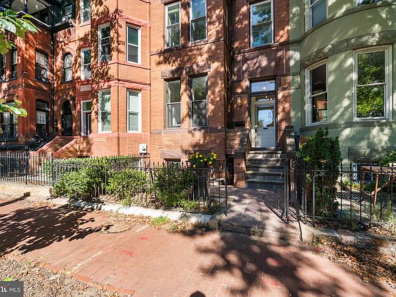 2nd image of 1109 P St NW