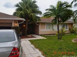8341 SW 27th Pl, Davie, FL 33328