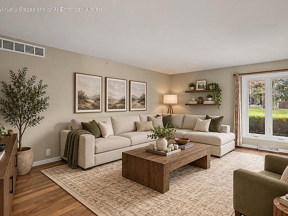 4th image of 1805 Clover Ln