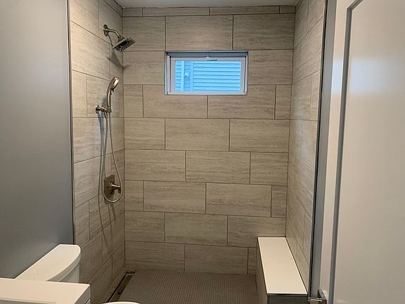 5th image of 115 Shore Dr #1