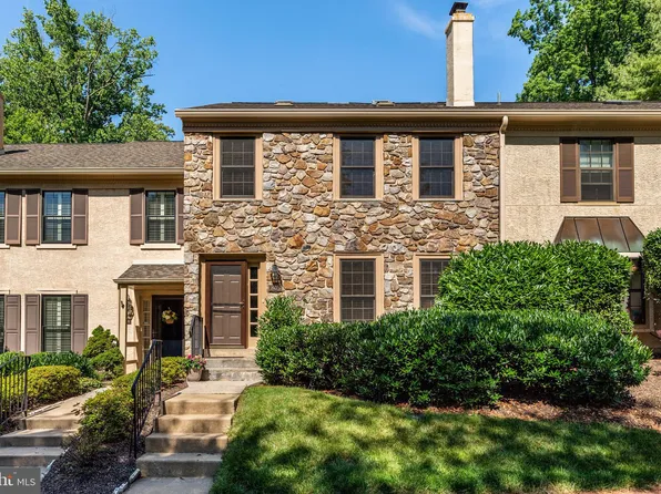 2105 Weatherstone Dr, Paoli, PA 19301