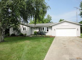 3829 S Cherokee Rd, Taylorville, IL 62568