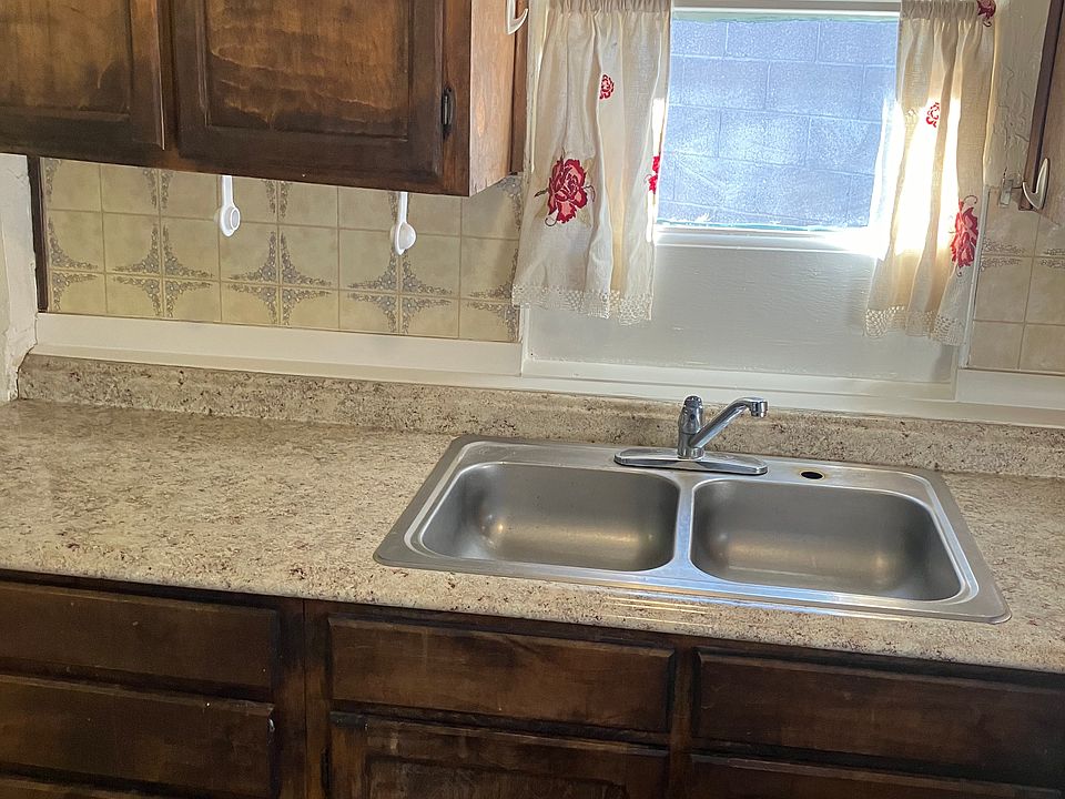 1st image of 1631 N Riverview Blvd