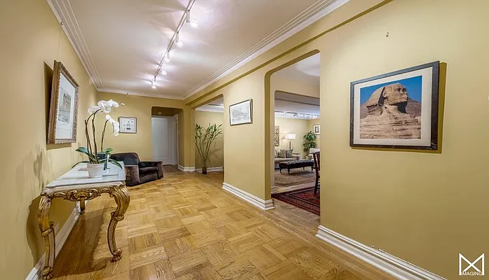 Sold by Bank Neary | media 16