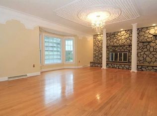 39 Pembroke Dr, Poughkeepsie, NY 12603