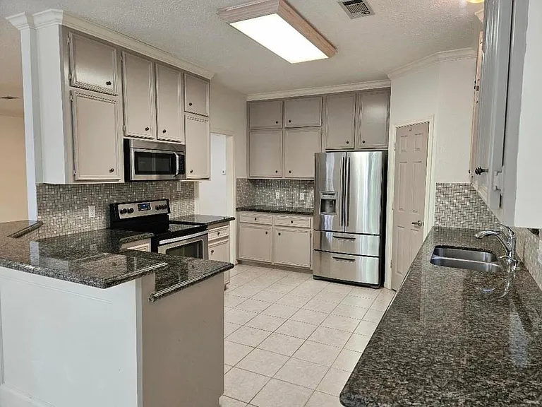 120 Hiwon Dr — Photo 12