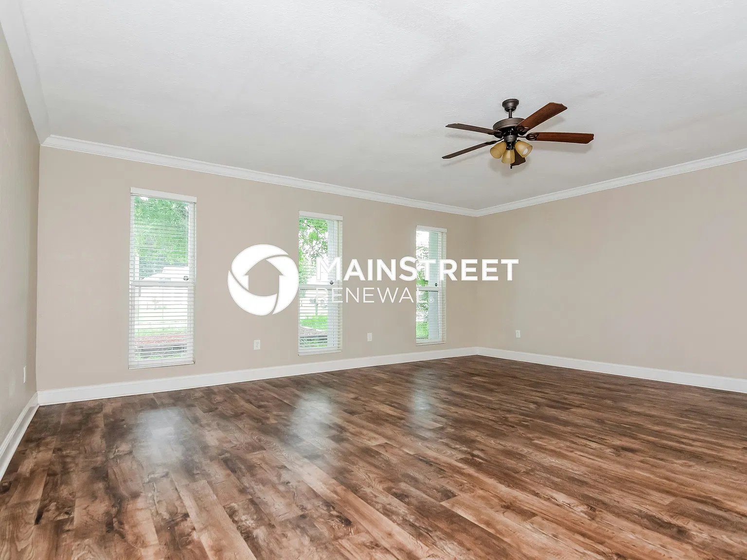 1602 Cromwell Dr — Photo 2