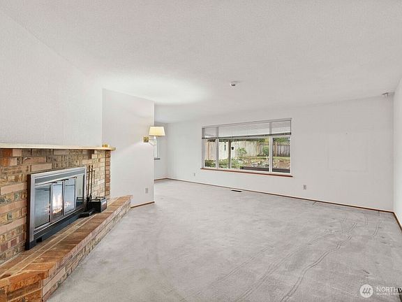 3rd image of 2220 126th Avenue E