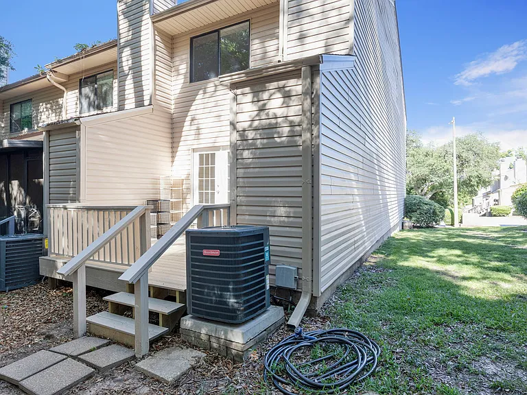 4221 Brookside Dr — Photo 35