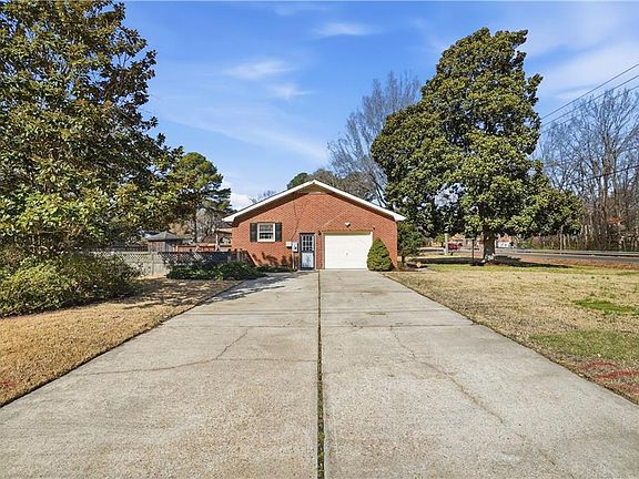 2nd image of 4869 Providence Rd