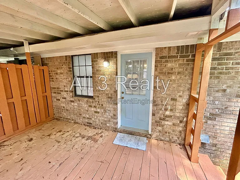 8460 Pineland Dr — Photo 16