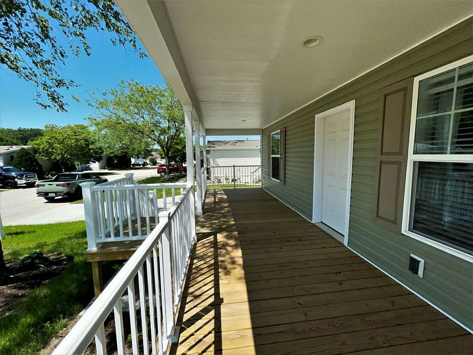 1st image of 4951 W Augusta Blvd #Yncmo6
