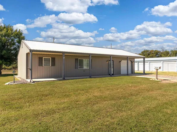 909 Lincoln St, Eldorado, IL 62930