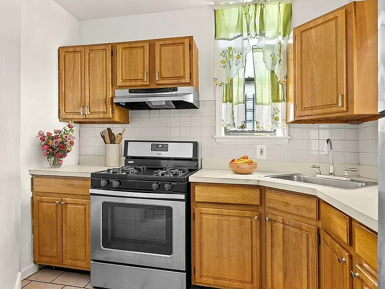 451 W 166th St #5C — Photo 4