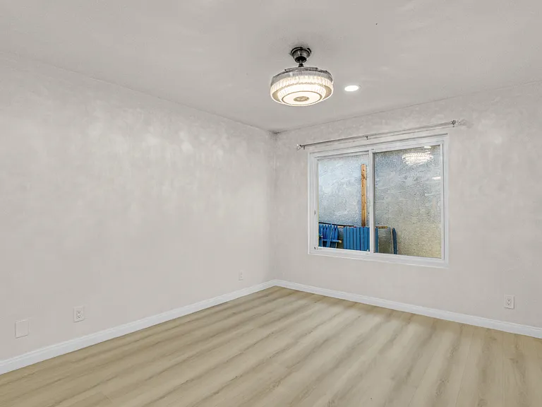 7701 Baird Ave — Photo 18