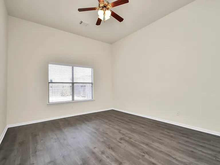 2626 Orchard Creek Ln — Photo 18