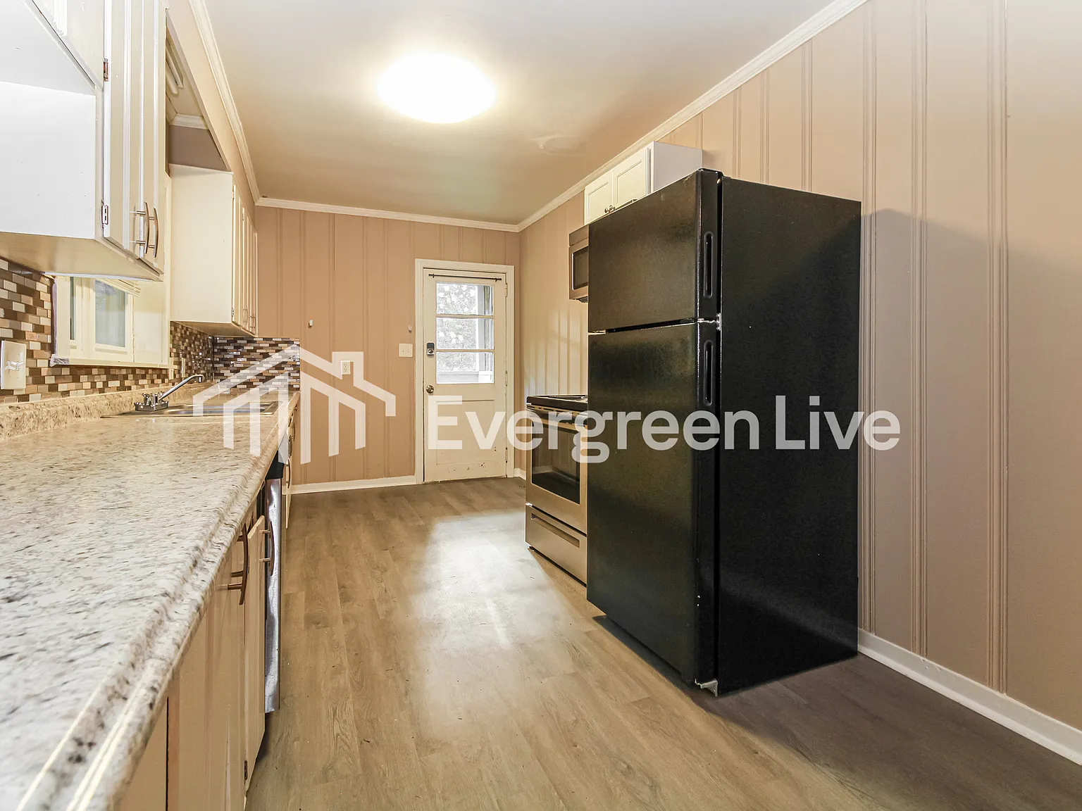 3 bed, 2.0 bath, 1826 sqft, $1,345 — Photo 4