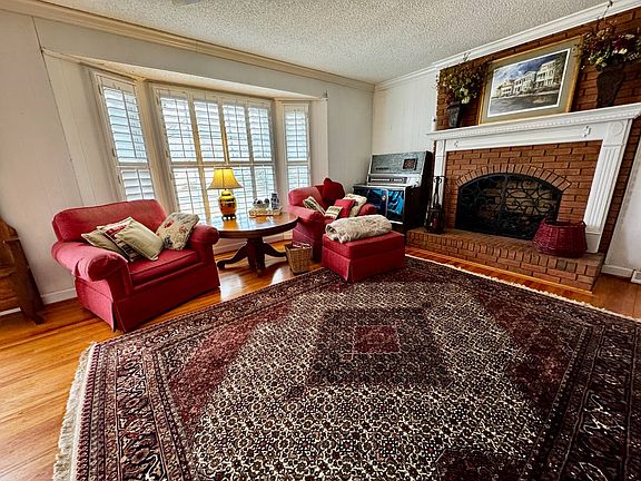 5th image of 2530 Weathersford Rd