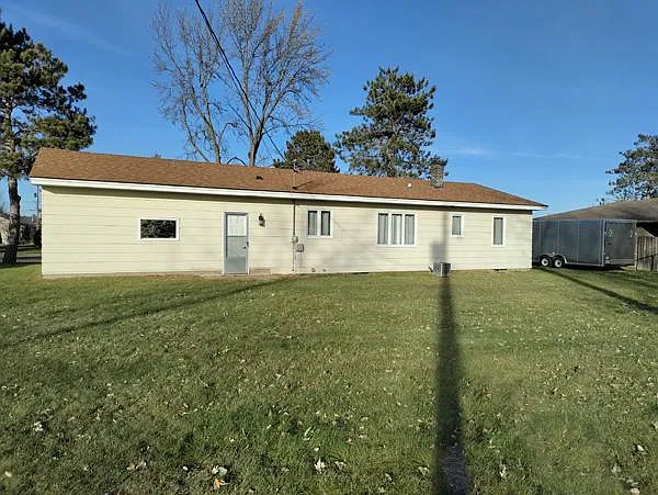 2 bed, 1.5 bath, 1100 sqft, $1,500 — Photo 2