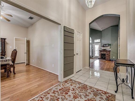 4th image of 1512 Rosewood Ln