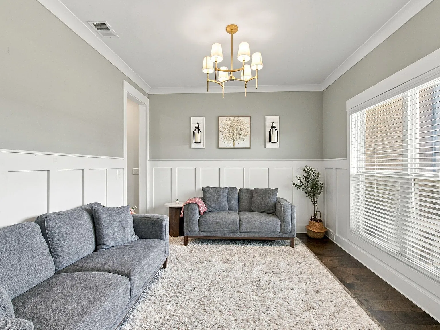 4 bed, 2.5 bath, 2719 sqft, $2,995 — Photo 4
