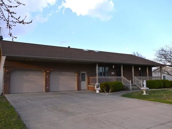 1308 W Carol Dr, Roanoke, IL 61561