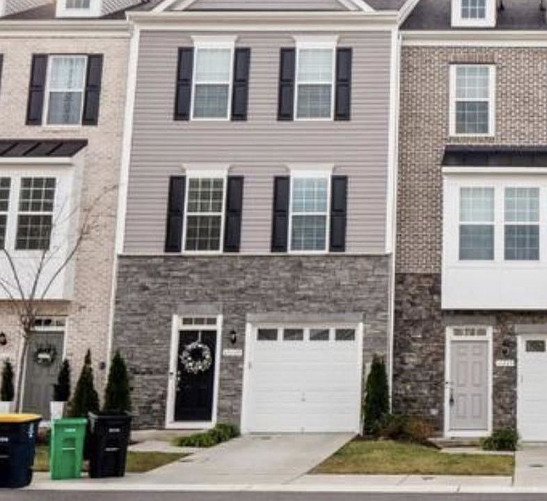 2nd image of 10223 Windsor Oaks Way