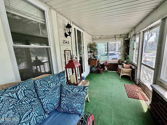 4th image of 1343 Laurel Ave