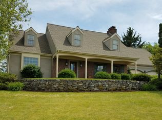 218 E Market St, Lititz, PA 17543