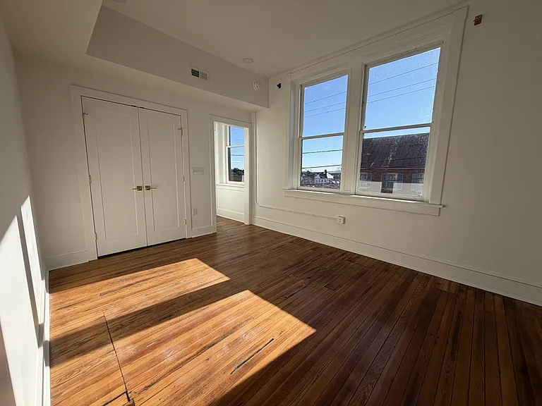 901 5th St #202 — Photo 11