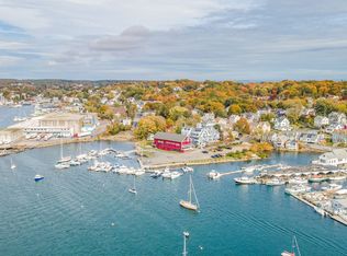 5 Pirates Ln APT 2, Gloucester, MA 01930