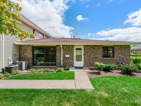 1345 Forestdale Ct, Schaumburg, IL 60193