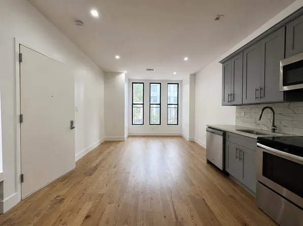 708 Willoughby Ave #1, Brooklyn, NY 11206