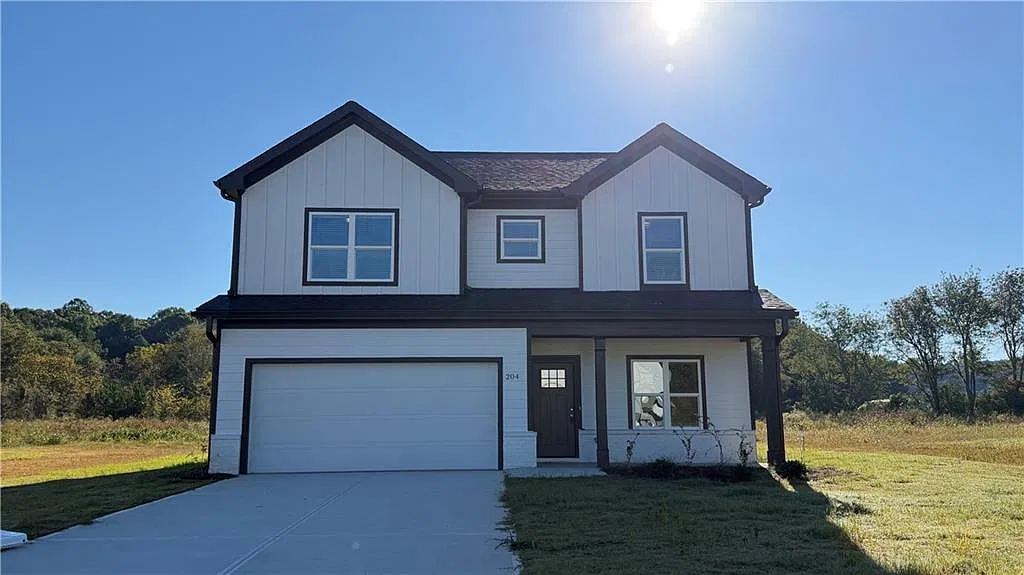 4 bed, 2.5 bath, 2059 sqft, $2,090 — Photo 1