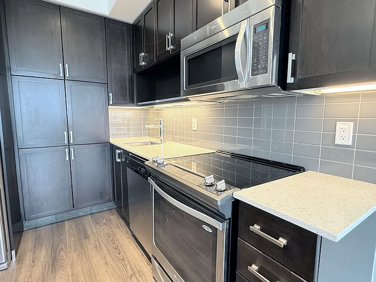 18 Graydon Hall Dr #1110 — Photo 3