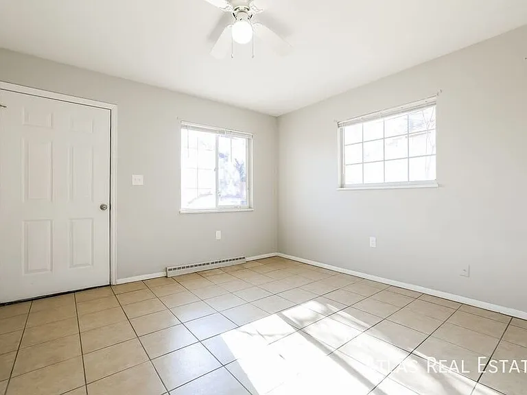 881 E Egbert St — Photo 13