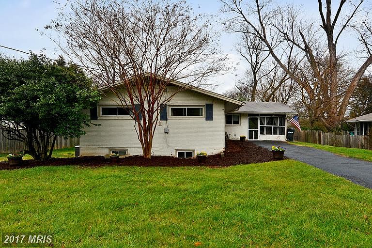 1st image of 9918 Broadview Dr