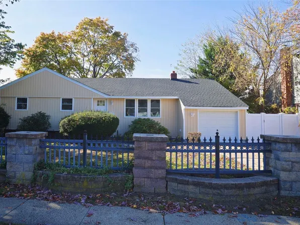672 Deer Park Avenue, Babylon, NY 11702