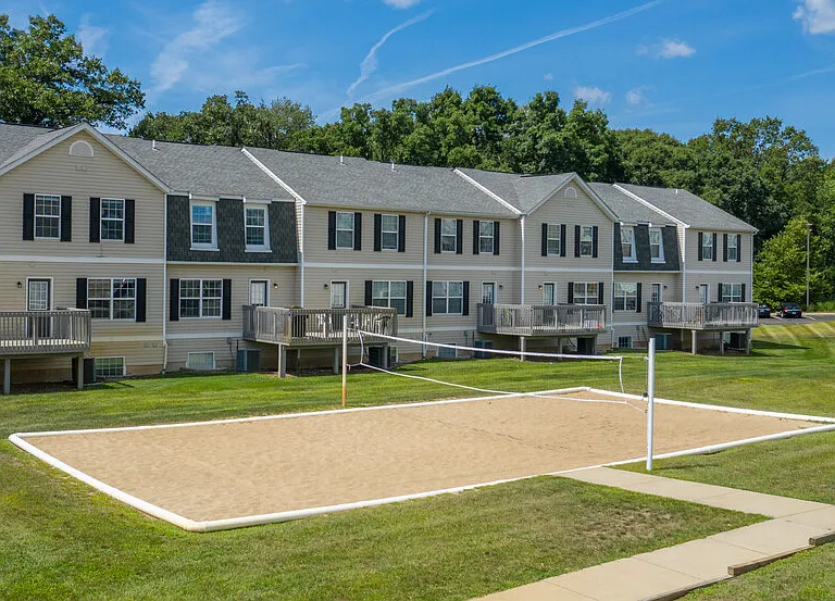 The Paddock Townhomes - Student Living Priced Per Room — Photo 19