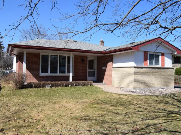 8 Walden Cir, Belleville, ON K8P 2C3