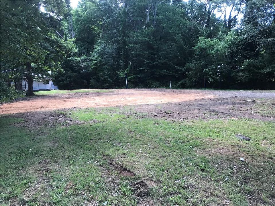 2nd image of 302 N 10th St