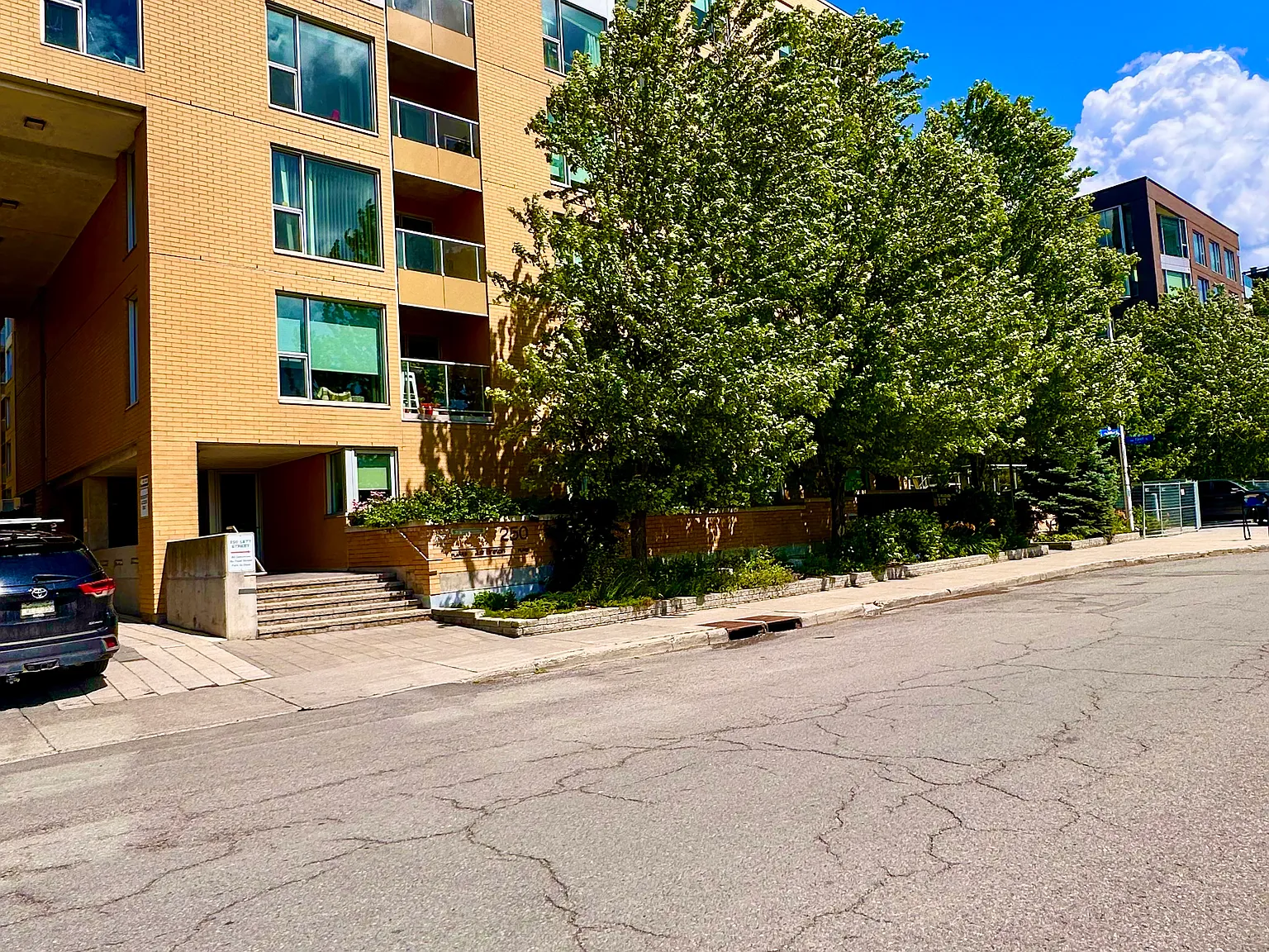 250 Lett Street — Photo 2